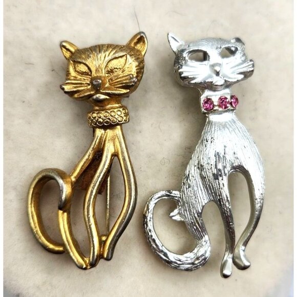 2 Vintage Metal Cat Brooches - Gold Tone & Silver Tone - Picture 1 of 3